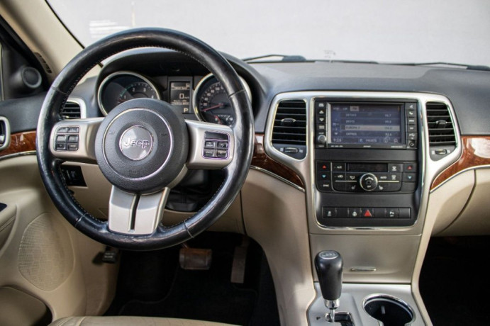 jeep-grand-cherokee-2012-big-2