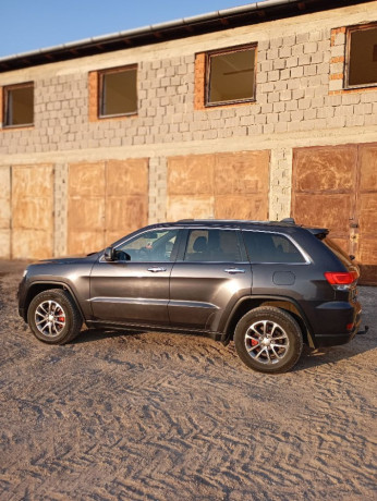 jeep-grand-cherokee-30l-v6-td-limited-at-184kw250hp-a8-big-2