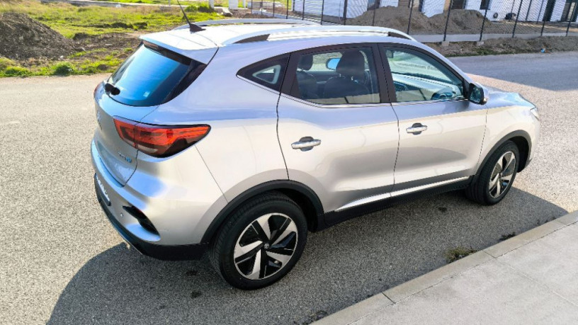 mg-zs-ev-luxury-2022-503kwh-li-ion-bateria-s-lfp-130kw-odpocet-dph-big-3