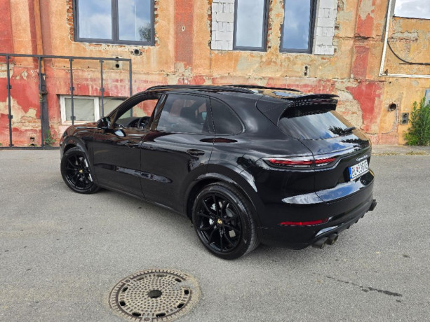 porsche-cayenne-turbo-4x4-at-404kw550hp-a8-big-3