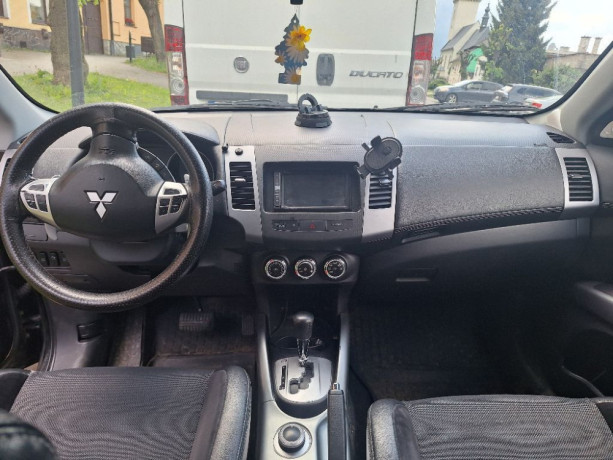mitsubishi-outlander-2010-automat-24-benzin-big-3