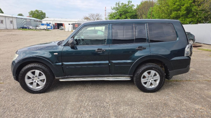 mitsubishi-pajero-wagon-32di-big-0