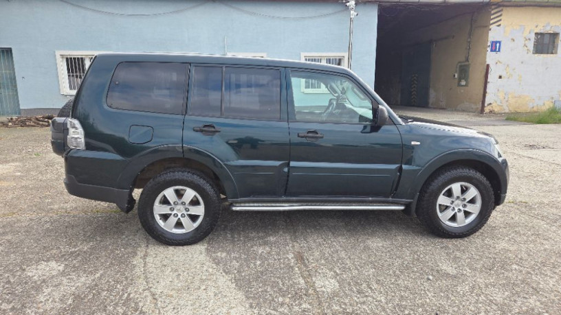 mitsubishi-pajero-wagon-32di-big-1