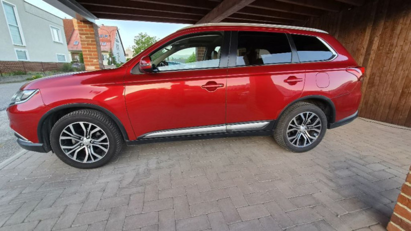 mitsubishi-outlander-2016-diesel-7-miest-4x4-automat-big-0