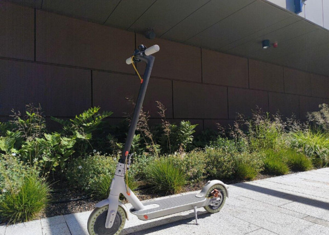 xiaomi-mi-electic-scooter-3-big-0