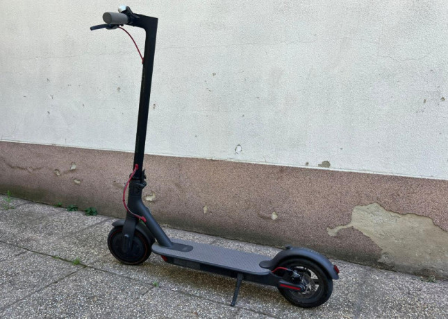 xiaomi-scooter-m365-skladacia-el-kolobezka-big-0