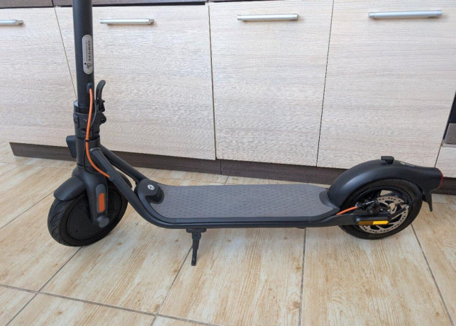 elektricka-kolobezka-ninebot-f30-segway-big-4