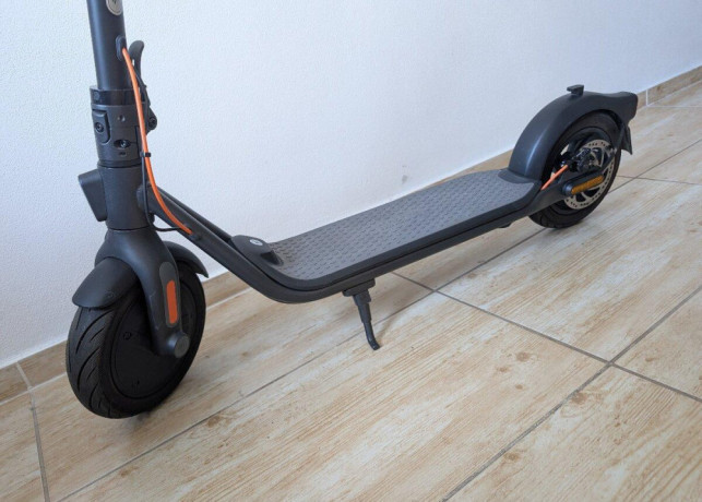 elektricka-kolobezka-ninebot-f30-segway-big-3