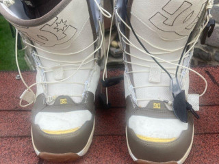 damske-snowboardove-topanky-dc-siloh-velkost-40