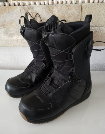 salomon-launch-black19-povcena24990eur-snovboard-obuv-big-0