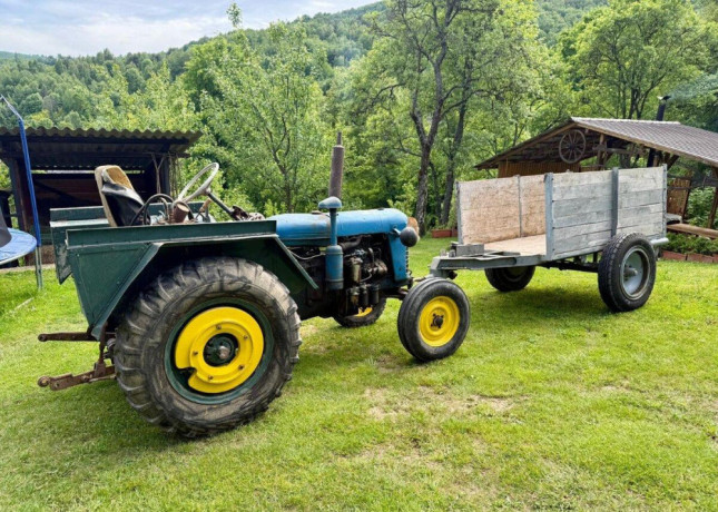 predam-traktor-zetor-25-s-brzdenou-vleckou-aj-samostatne-big-1