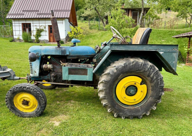predam-traktor-zetor-25-s-brzdenou-vleckou-aj-samostatne-big-0