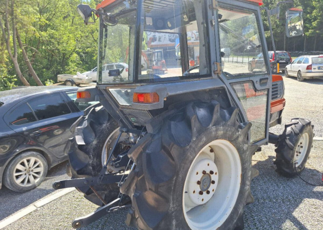 japonsky-traktor-kubota-gl-320-big-3