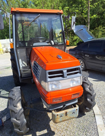 japonsky-traktor-kubota-gl-320-big-2