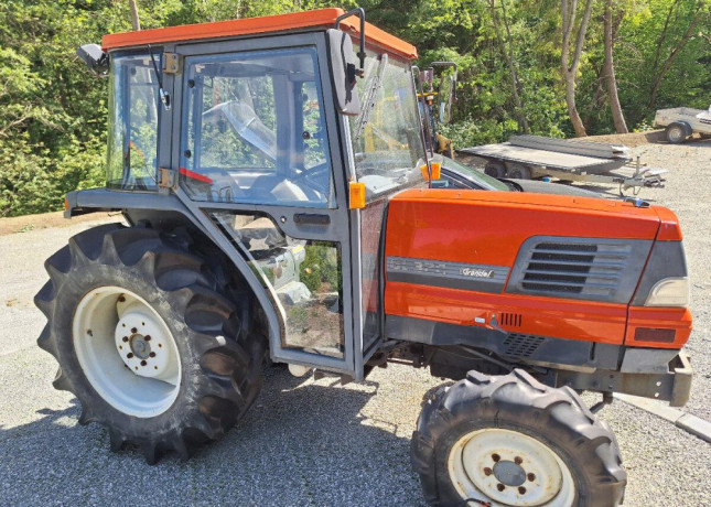 japonsky-traktor-kubota-gl-320-big-1