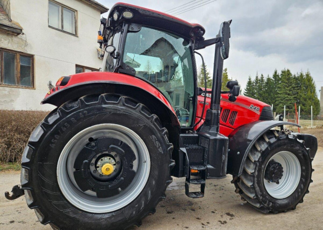 traktor-case-ih-puma-240-cvx-big-2