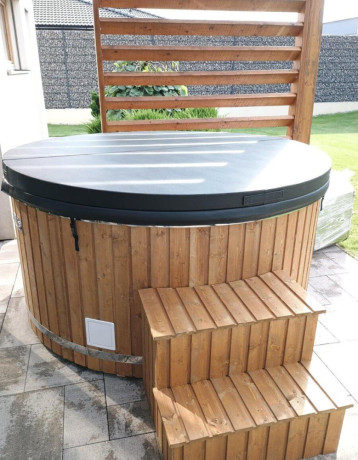 hottub-dreveny-kupaci-sud-bazen-big-1