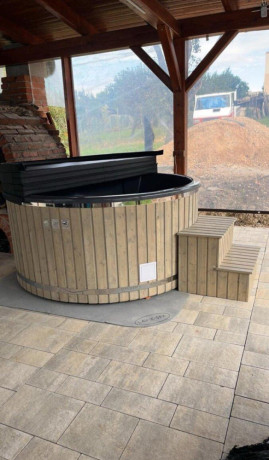 hottub-dreveny-kupaci-sud-bazen-big-2