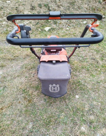 husqvarna-motorova-kosacka-lc-347v-zaruke-42027-big-3
