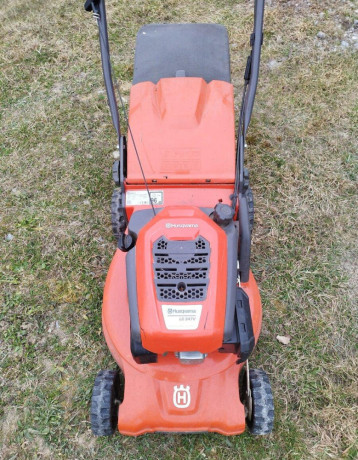 husqvarna-motorova-kosacka-lc-347v-zaruke-42027-big-1