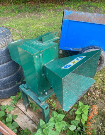 predam-kvalitny-malo-pouzivany-spalikovac-za-malotraktor-big-3