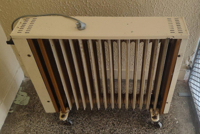 stary-olejovy-radiator-na-230v-big-0