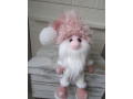 ruzovy-skriatok-sediaca-dekoracia-small-0