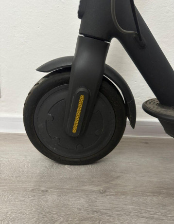 xiaomi-mi-electric-scooter-essential-big-2