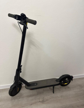 xiaomi-mi-electric-scooter-essential-big-0