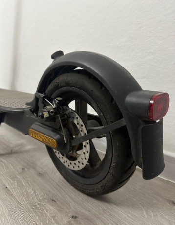 xiaomi-mi-electric-scooter-essential-big-3