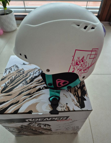 predam-detsku-prilbu-na-lyze-snowboard-korcule-apod-big-1
