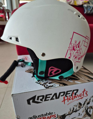 predam-detsku-prilbu-na-lyze-snowboard-korcule-apod-big-0