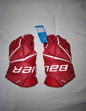 cervene-rukavice-bauer-big-0