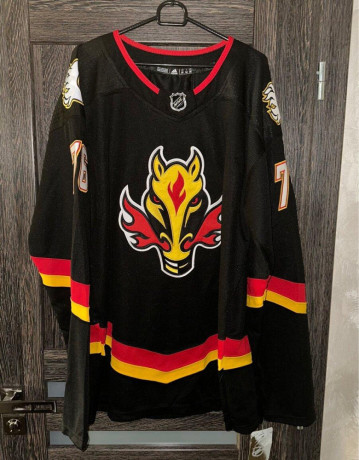 nhl-dres-calgary-flames-pospisil-big-0