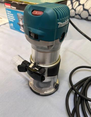 frezka-makita-rt0700c-big-2