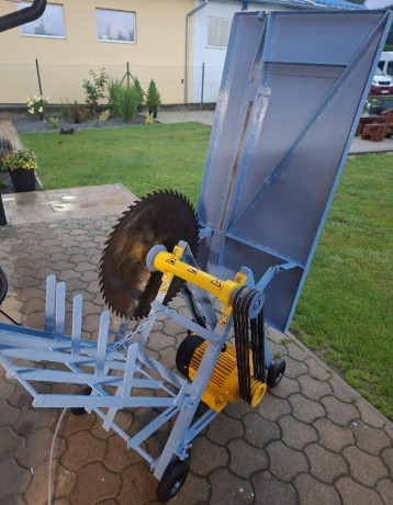 cirkular-s-kosom-a-stolom-big-1