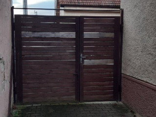 branove-kridla-s-kovovym-ramom-vyska-200-cm