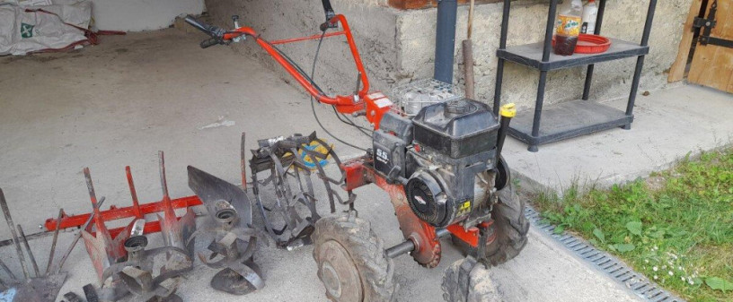 predam-malotraktor-s-kompletnym-naradim-big-3