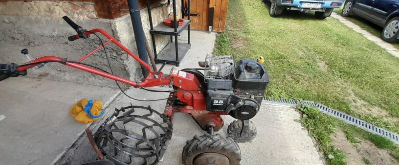predam-malotraktor-s-kompletnym-naradim-big-0