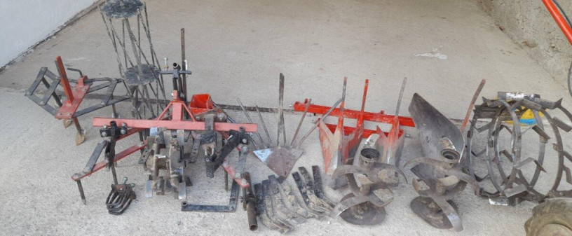 predam-malotraktor-s-kompletnym-naradim-big-4