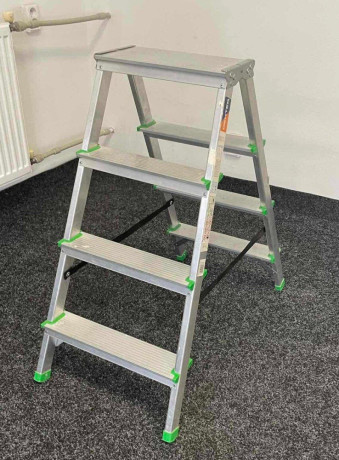 obojstranny-schodikovy-rebrik-44-stupne-big-0