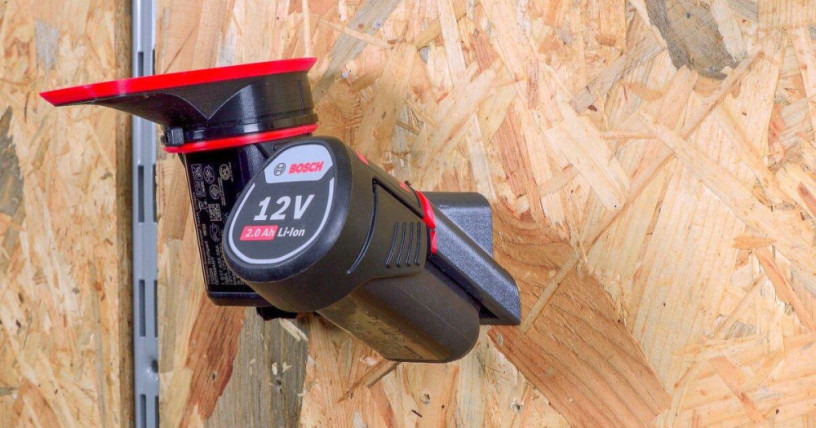 drziaky-baterii-bosch-12v-na-stenu-big-0
