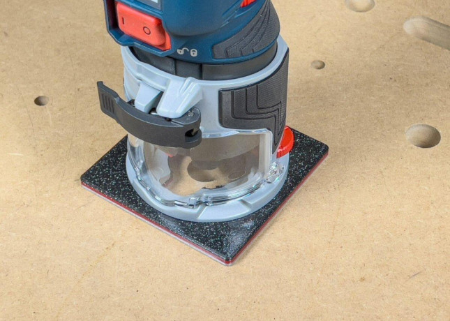 stvorcova-zakladna-100x100-mm-pre-bosch-gkf18v-big-2