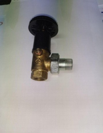 slovarm-radiatorovy-kohut-rohovy-38-ve-4523a-big-0