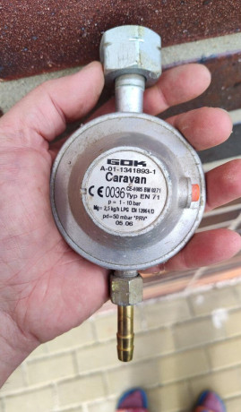 regulator-tlaku-gok-caravan-nizkotlakovy-25kgh-na-sporak-big-1