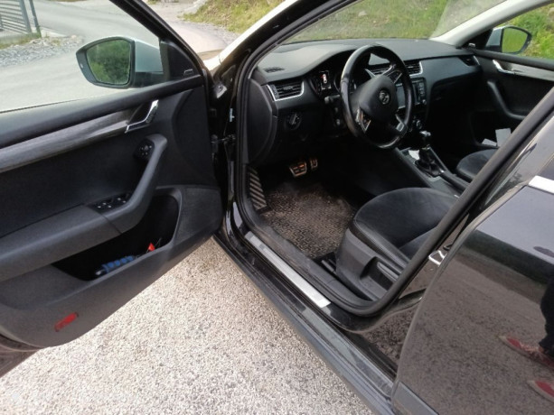 skoda-octavia-combi-octavia-scout20-tdi-dsg-4x4-135kw184hp-a6-big-1