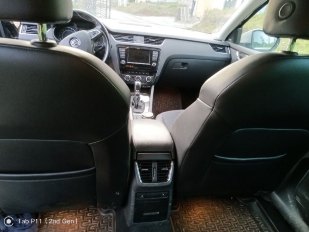 skoda-octavia-combi-octavia-scout20-tdi-dsg-4x4-135kw184hp-a6-big-2