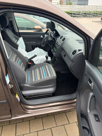 volkswagen-caddy-maxi-16-tdi-75kw-7-miest-big-1