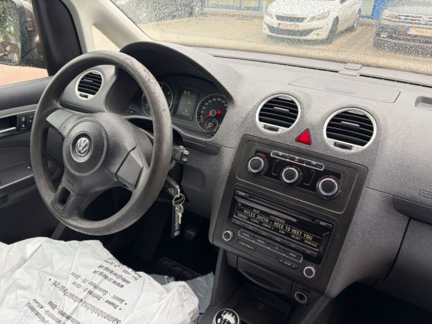 volkswagen-caddy-maxi-16-tdi-75kw-7-miest-big-3
