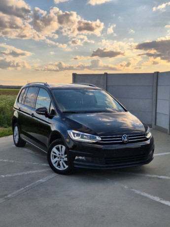volkswagen-touran-20-tdi-scr-150k-comfortline-dsg-110kw150hp-a7-big-1
